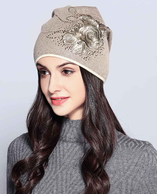 Vogue Flower Rhinestones Beanie Vogue Flower Rhinestones Beanie