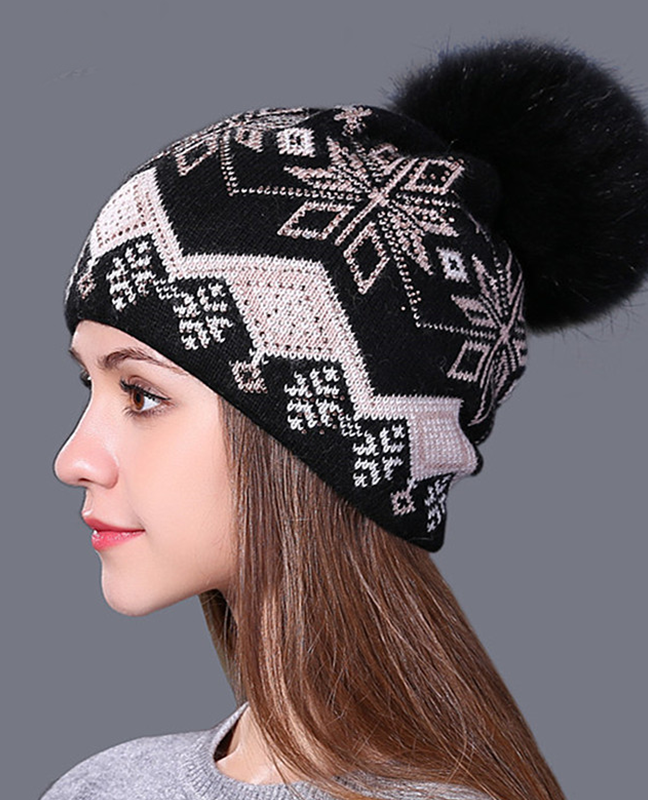 Rabbit fur knitted hat Rabbit fur knitted hat