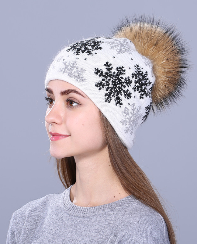 Natural pom poms rabbit fur Beanie Natural pom poms rabbit fur Beanie