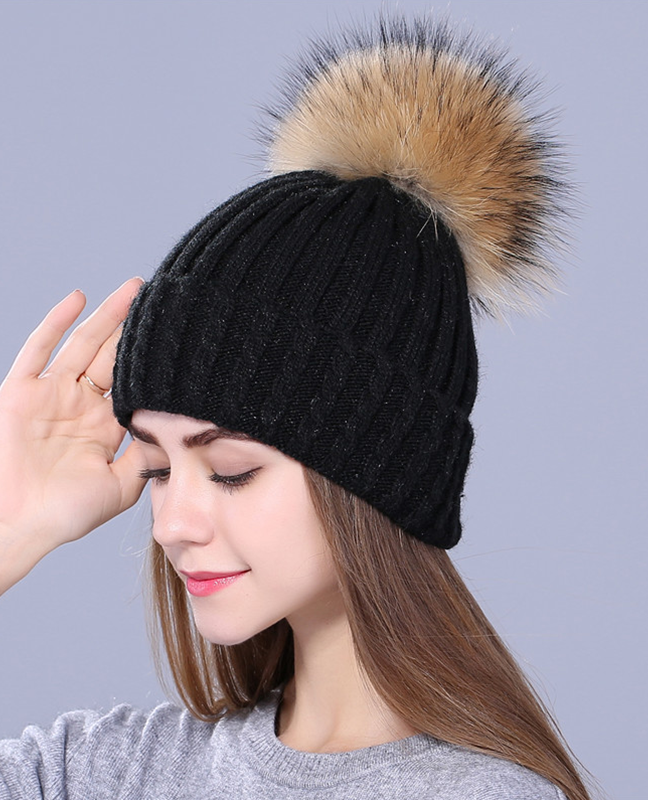 Rhinestone embroidery Knit beanie Rhinestone embroidery Knit beanie