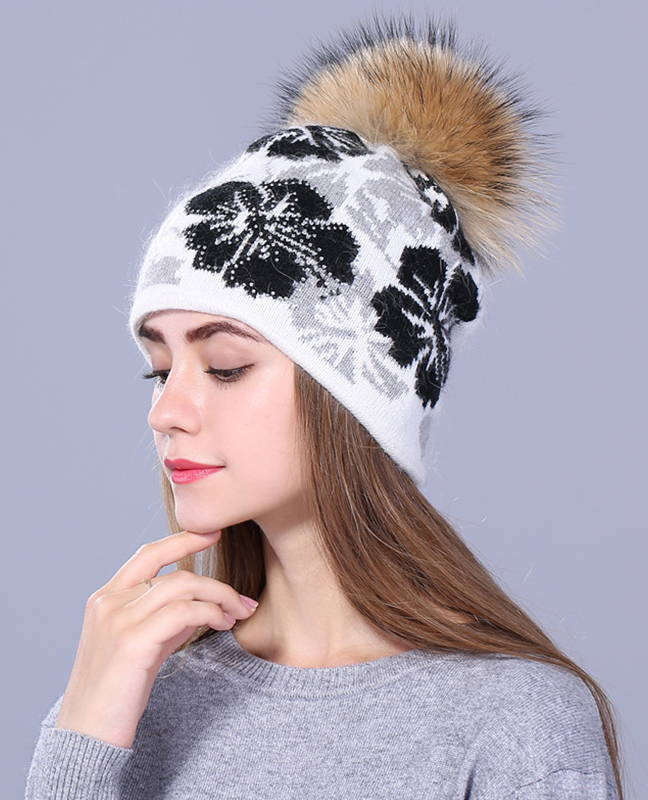 Raccoon fur knitted beanie Raccoon fur knitted beanie