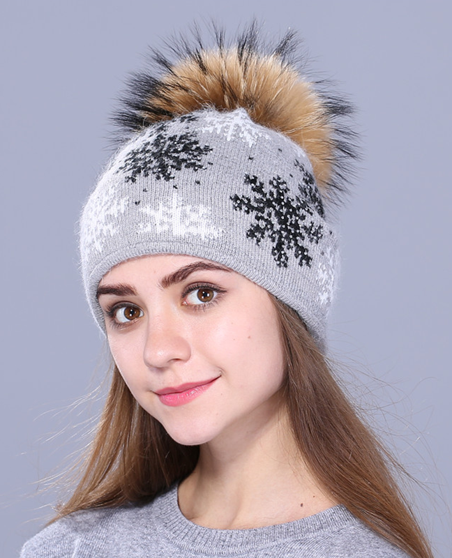 Natural pom poms rabbit fur Beanie Natural pom poms rabbit fur Beanie