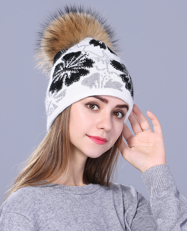Raccoon fur knitted beanie Raccoon fur knitted beanie