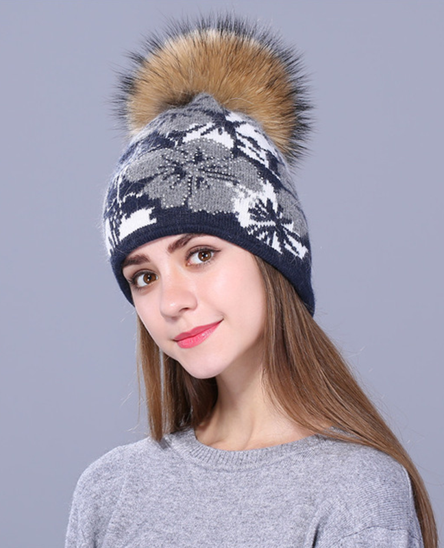 Raccoon fur knitted beanie Raccoon fur knitted beanie