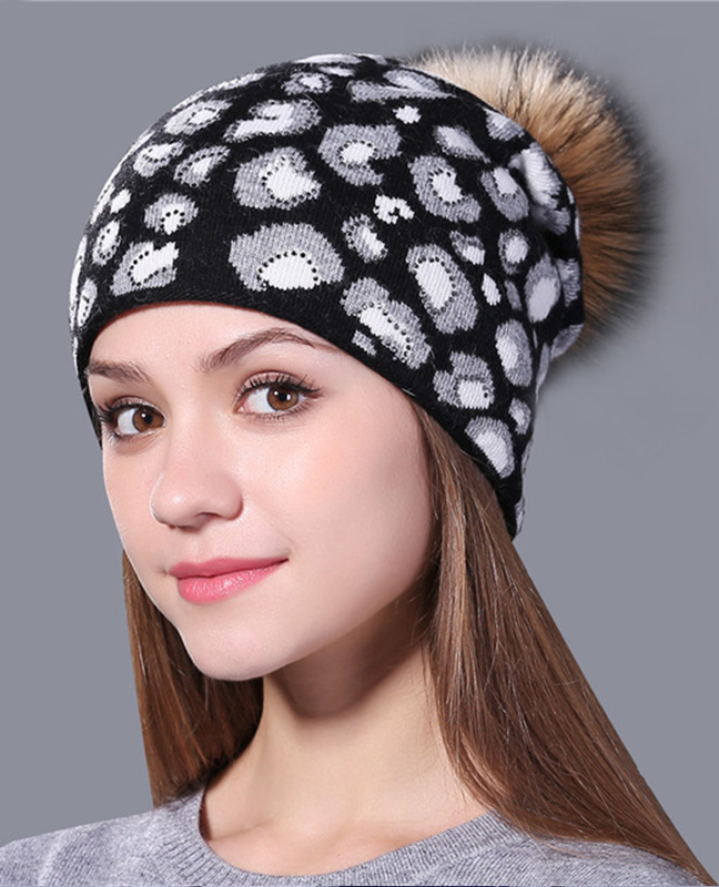 Leopard print knitted hat Leopard print knitted hat