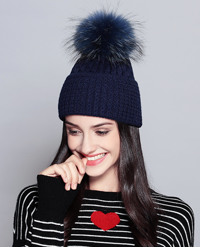 Elegant Raccoon Fur Beanie Elegant Raccoon Fur Beanie