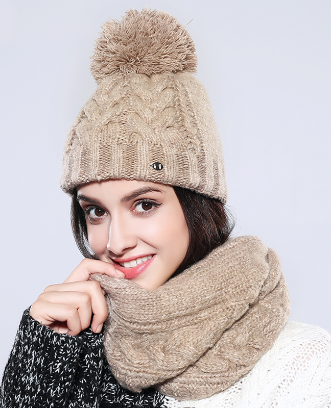 Classic Winter Hat And Scarf Set Classic Winter Hat And Scarf Set