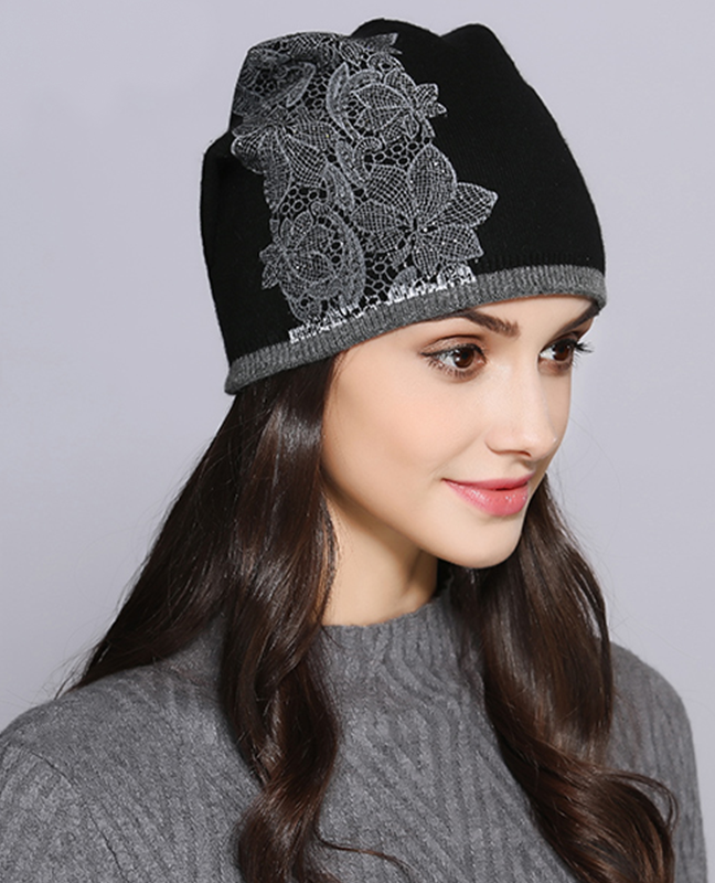 Elegant Flower knitted Beanie Elegant Flower knitted Beanie
