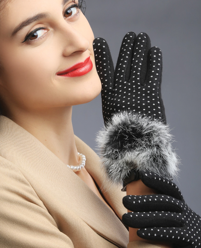 Vouge rabbit fur mittens Vouge rabbit fur mittens