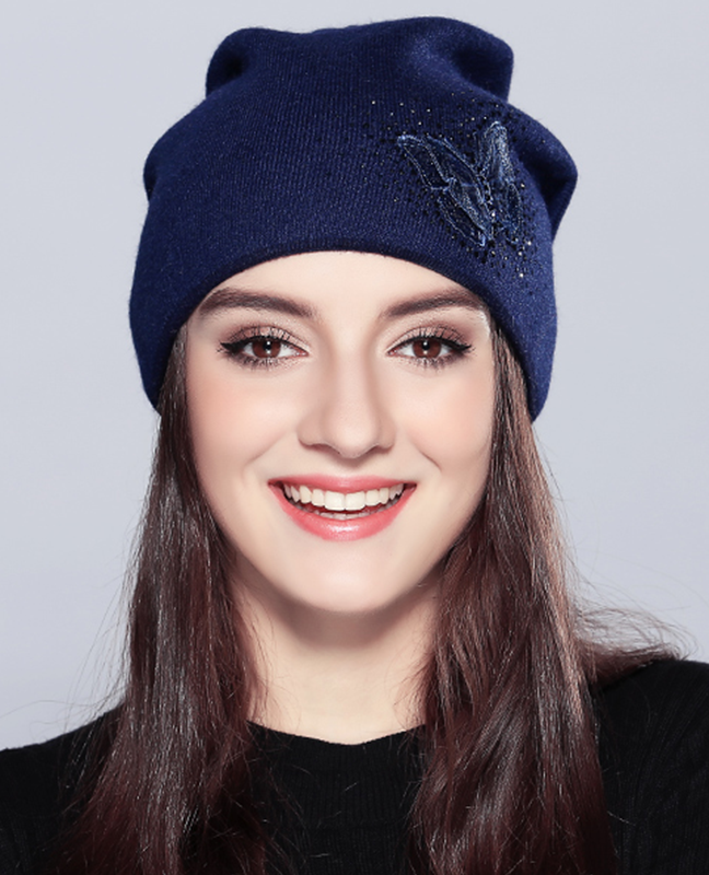 Knitted Rhinestones Beanie Knitted Rhinestones Beanie
