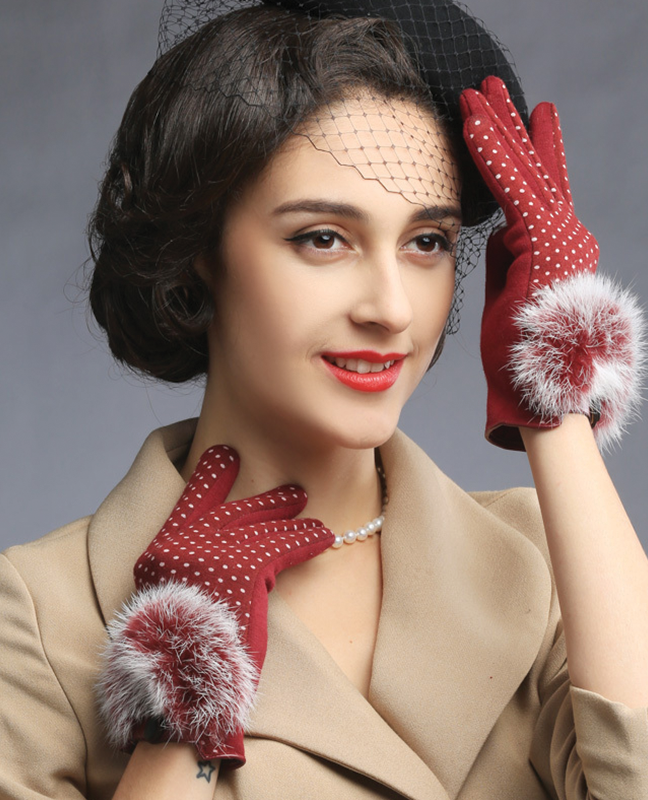 Vouge rabbit fur mittens Vouge rabbit fur mittens