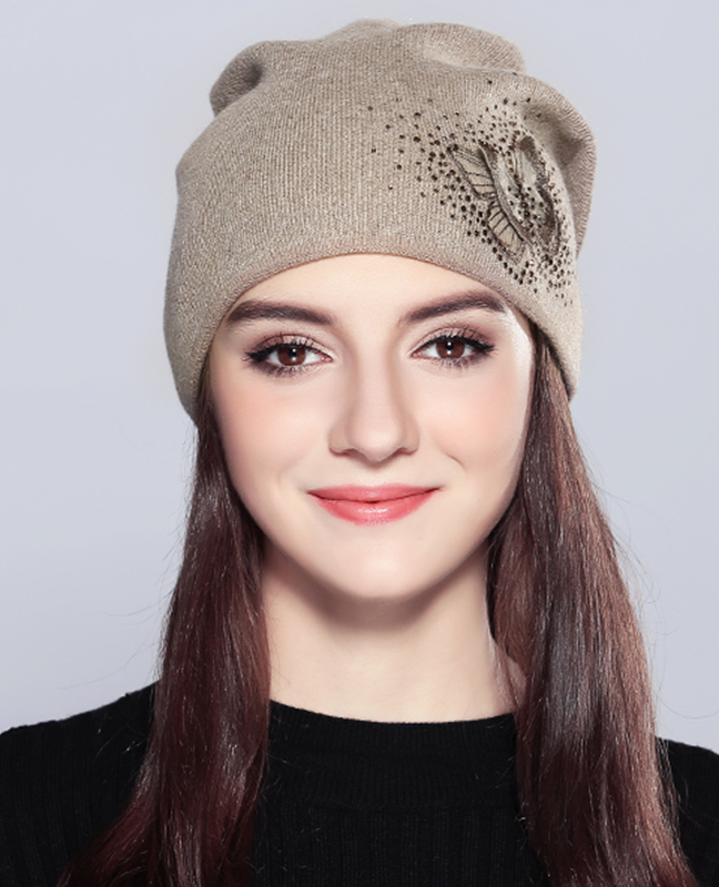 Knitted Rhinestones Beanie Knitted Rhinestones Beanie