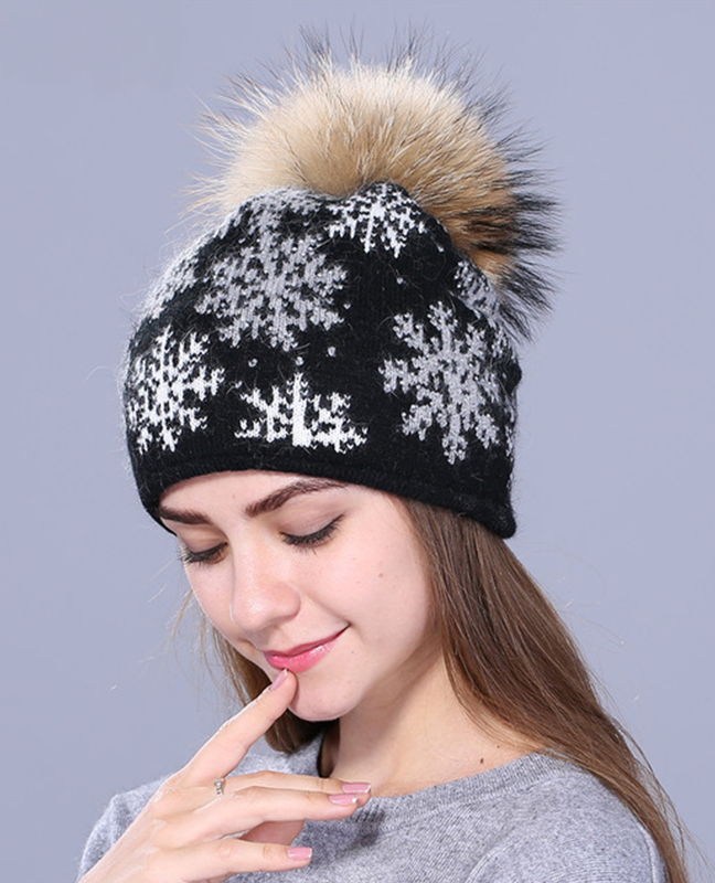 Natural pom poms rabbit fur Beanie Natural pom poms rabbit fur Beanie