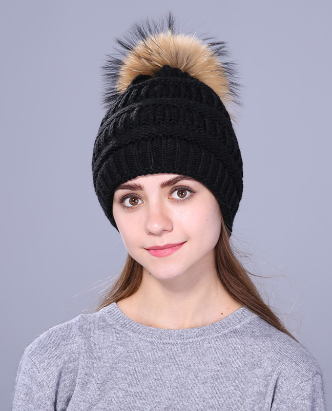 Real fox fur pompom beanie Real fox fur pompom beanie