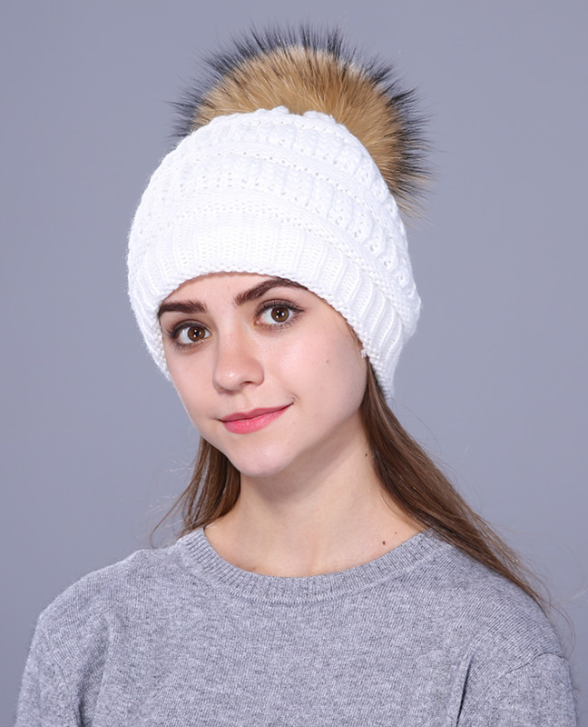 Real fox fur pompom beanie Real fox fur pompom beanie